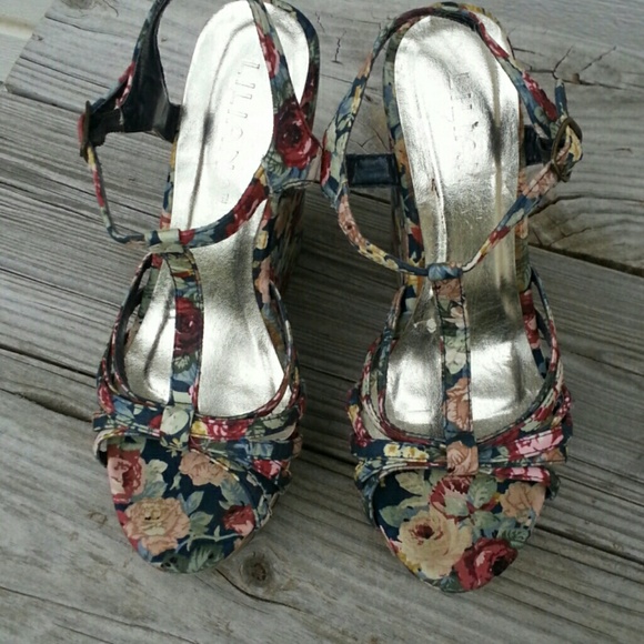 Floral Liliana wedge heels - Picture 3 of 8